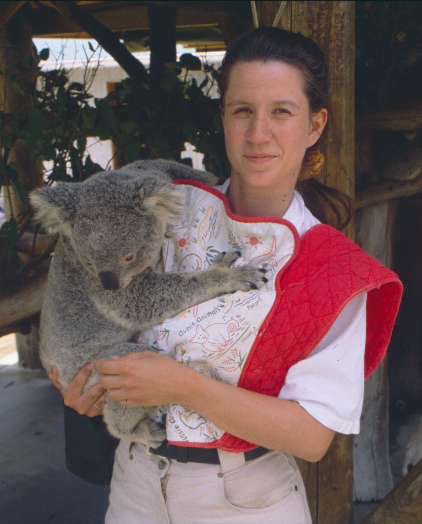 Portrait Annette Krop-Benesch mit Koala